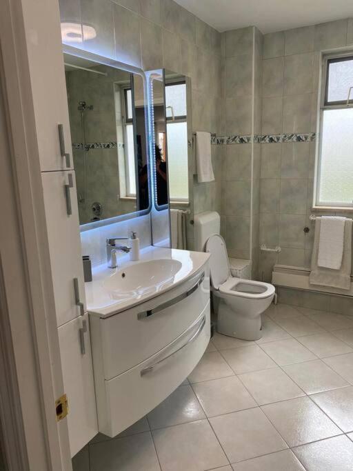 PUY Lovely 3 Bedroom Apartment In Quiet Area W/ Pool מראה חיצוני תמונה